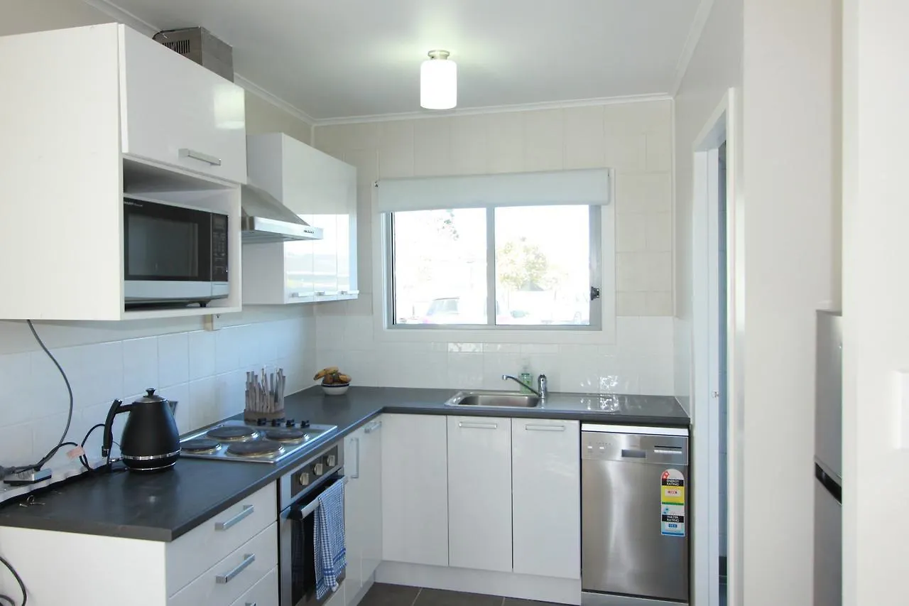 Rose Apartments Central Rotorua- Accommodation & Private Spa