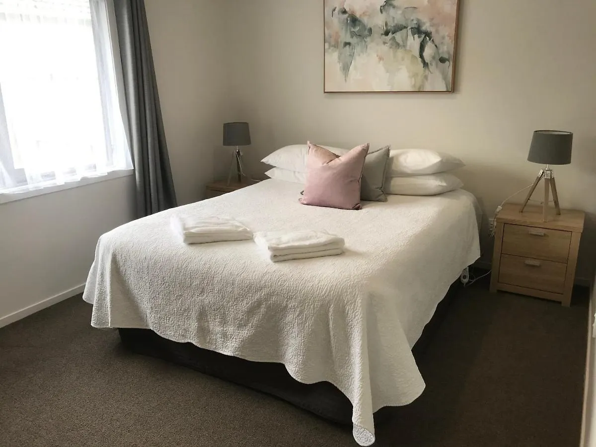 Rose Apartments Central Rotorua- Accommodation & Private Spa  Rotorua